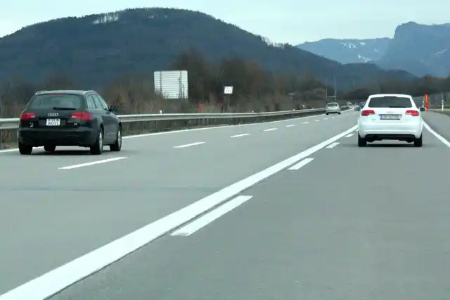 rechts-vorbei-fahren