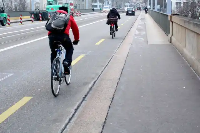 fahrradstreifen-befahren