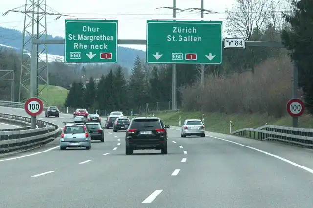 rechts-vorbei-fahren-erlaubt